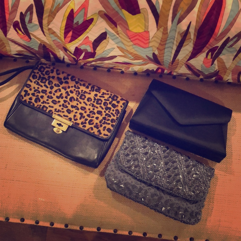 Bundle of 3 clutches